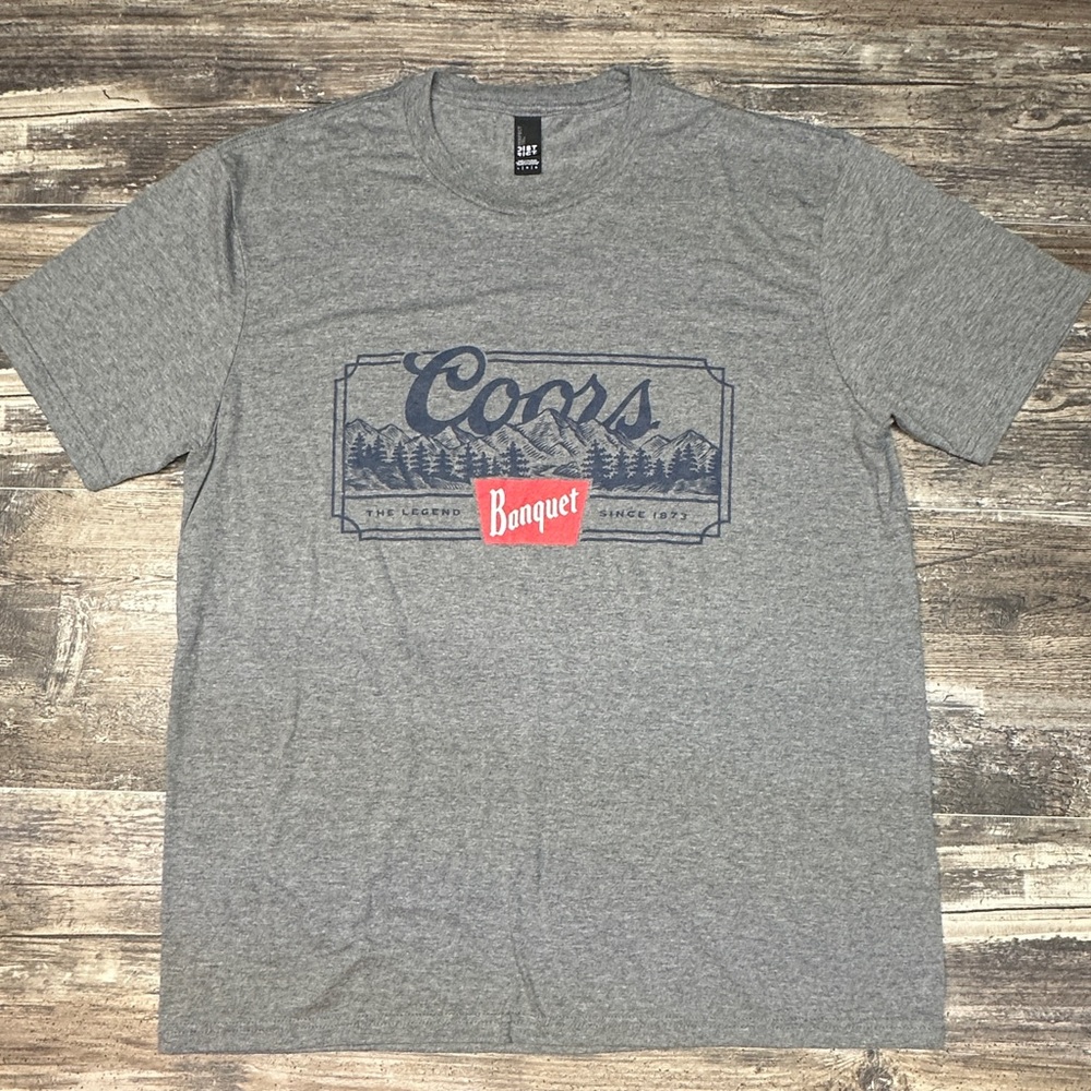 Coors Graphic T-Shirt - District - Large - Great Used Condition